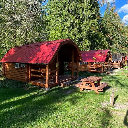 Revelstoke Rv & Cabin Resort Exterior photo